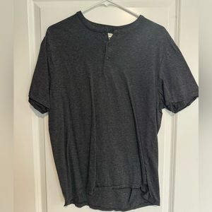 Julian & mark black striped t shirt buttons large